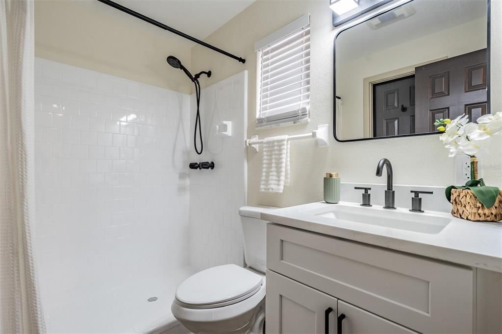 待售: $385,000 (3 贝兹, 2 浴室, 1298 平方英尺)