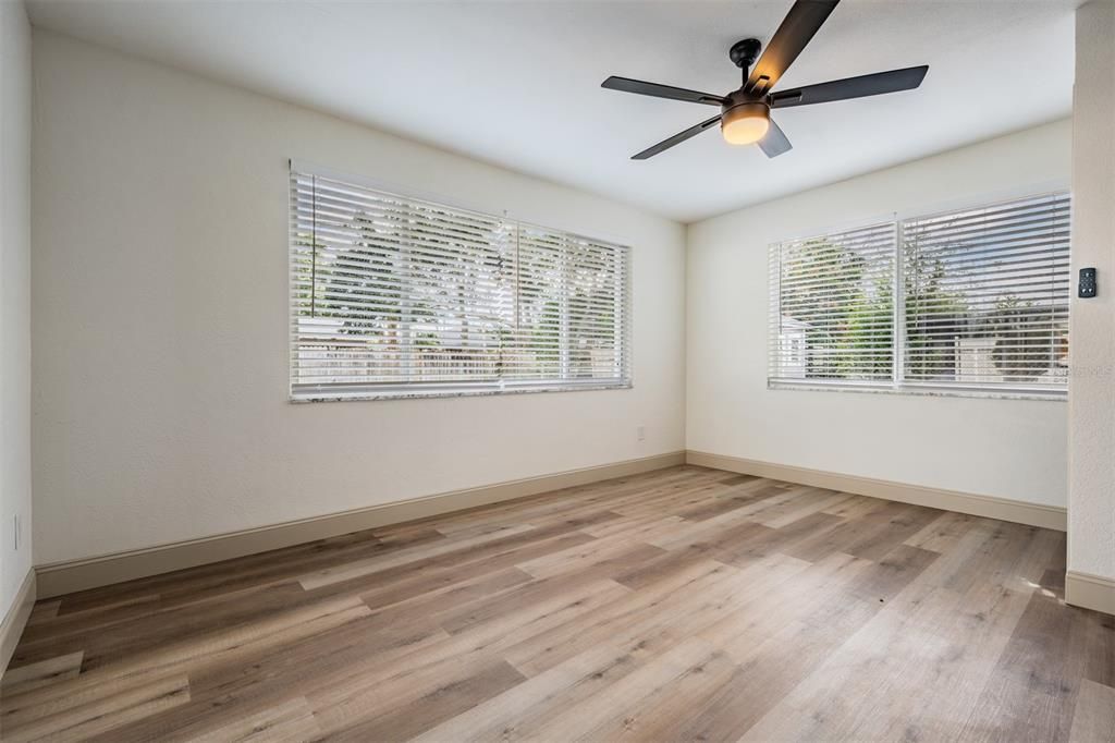 待售: $385,000 (3 贝兹, 2 浴室, 1298 平方英尺)