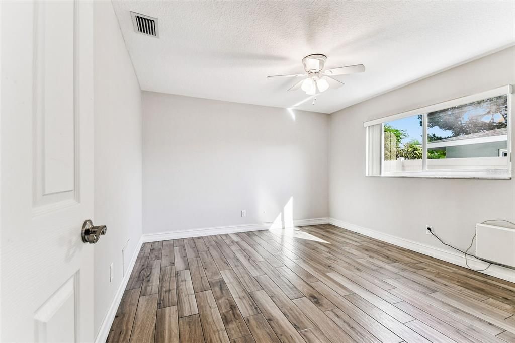 For Rent: $4,000 (3 beds, 2 baths, 2056 Square Feet)