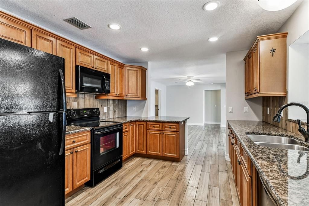 For Rent: $4,000 (3 beds, 2 baths, 2056 Square Feet)