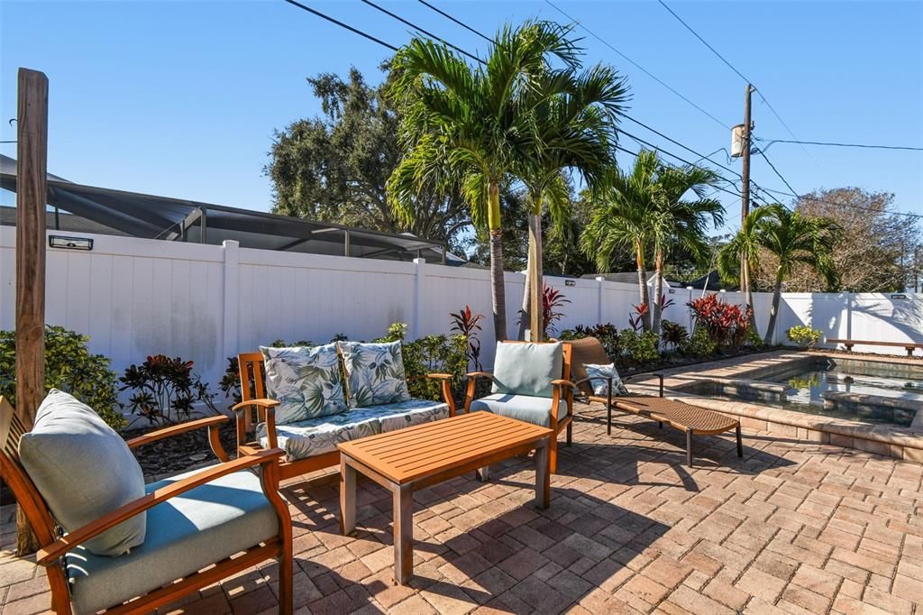 For Rent: $4,000 (3 beds, 2 baths, 2056 Square Feet)