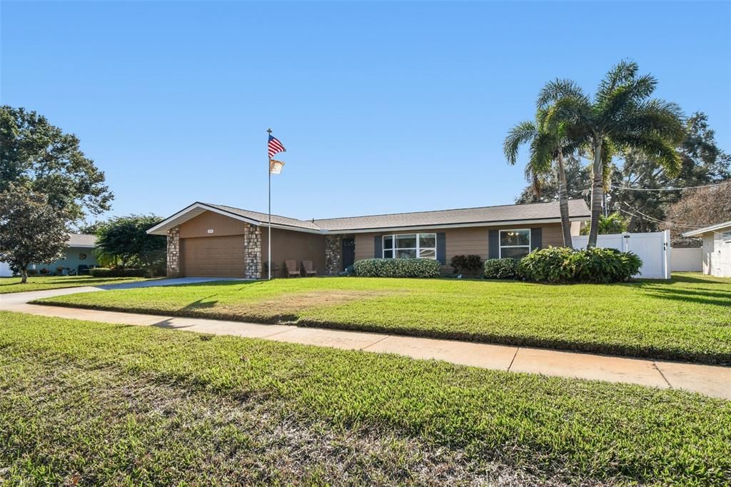 For Rent: $4,000 (3 beds, 2 baths, 2056 Square Feet)