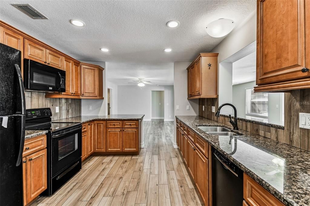 For Rent: $4,000 (3 beds, 2 baths, 2056 Square Feet)