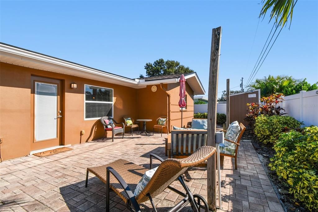 For Rent: $4,000 (3 beds, 2 baths, 2056 Square Feet)