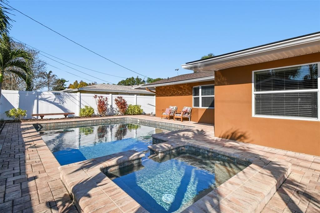 For Rent: $4,000 (3 beds, 2 baths, 2056 Square Feet)