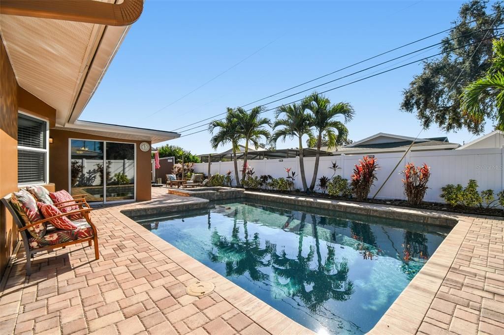 For Rent: $4,000 (3 beds, 2 baths, 2056 Square Feet)