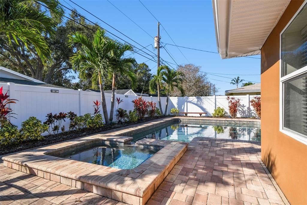 For Rent: $4,000 (3 beds, 2 baths, 2056 Square Feet)