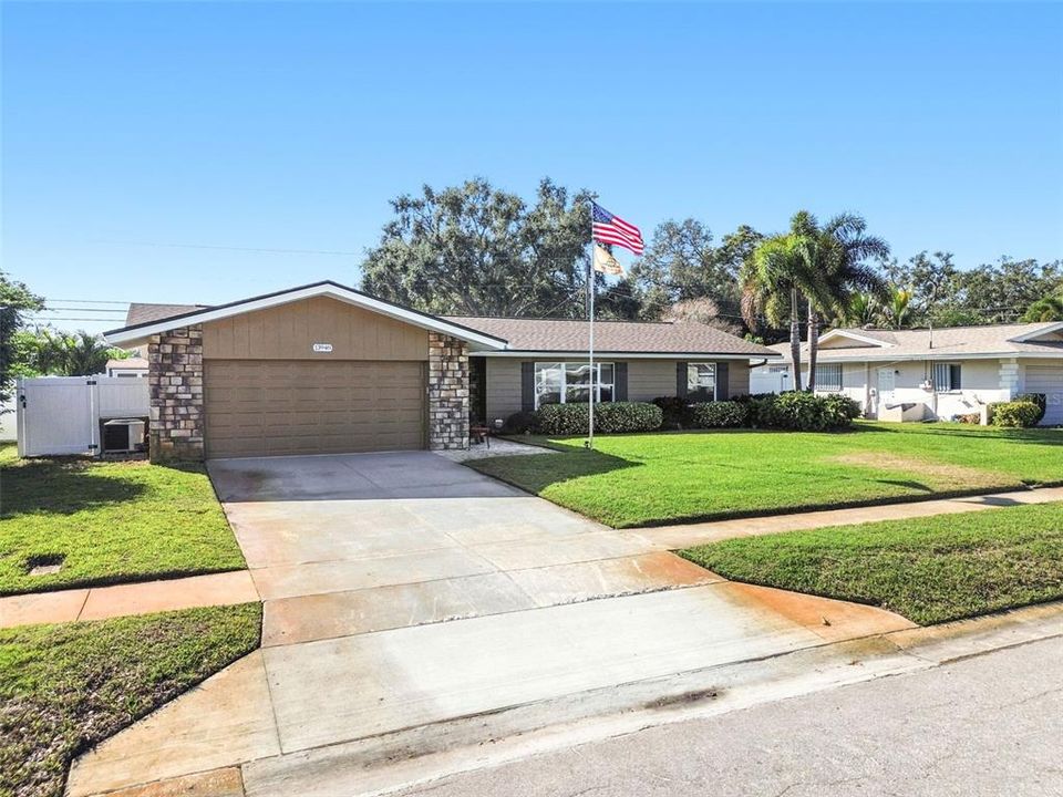 For Rent: $4,000 (3 beds, 2 baths, 2056 Square Feet)