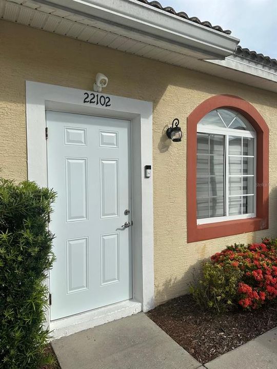 For Sale: $160,000 (2 beds, 2 baths, 812 Square Feet)