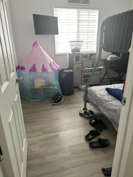 For Sale: $160,000 (2 beds, 2 baths, 812 Square Feet)