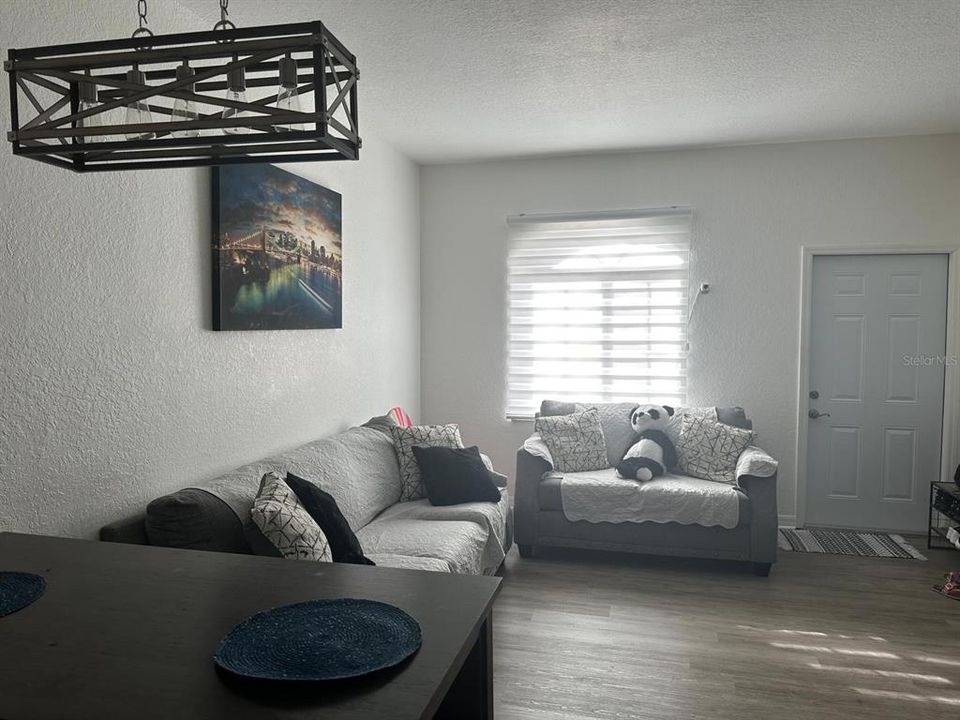 For Sale: $160,000 (2 beds, 2 baths, 812 Square Feet)