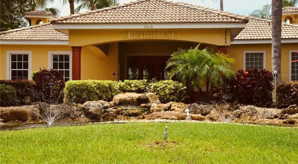 For Sale: $160,000 (2 beds, 2 baths, 812 Square Feet)