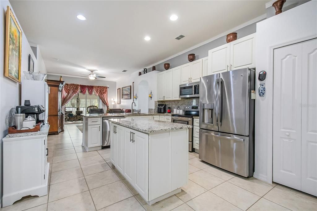 En Venta: $380,000 (3 camas, 2 baños, 1832 Pies cuadrados)