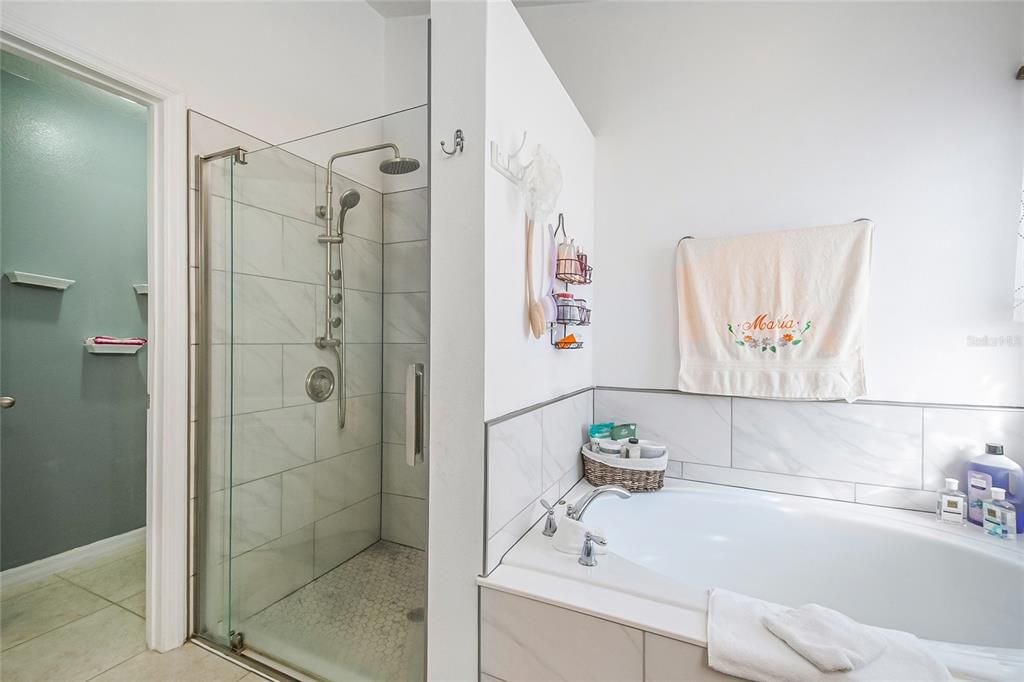 En Venta: $380,000 (3 camas, 2 baños, 1832 Pies cuadrados)