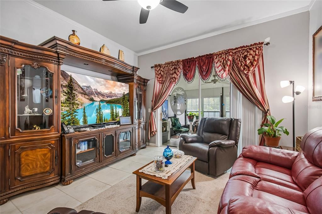 En Venta: $380,000 (3 camas, 2 baños, 1832 Pies cuadrados)