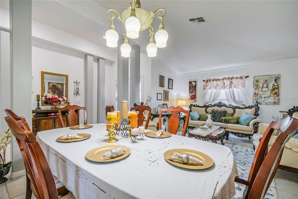 En Venta: $380,000 (3 camas, 2 baños, 1832 Pies cuadrados)