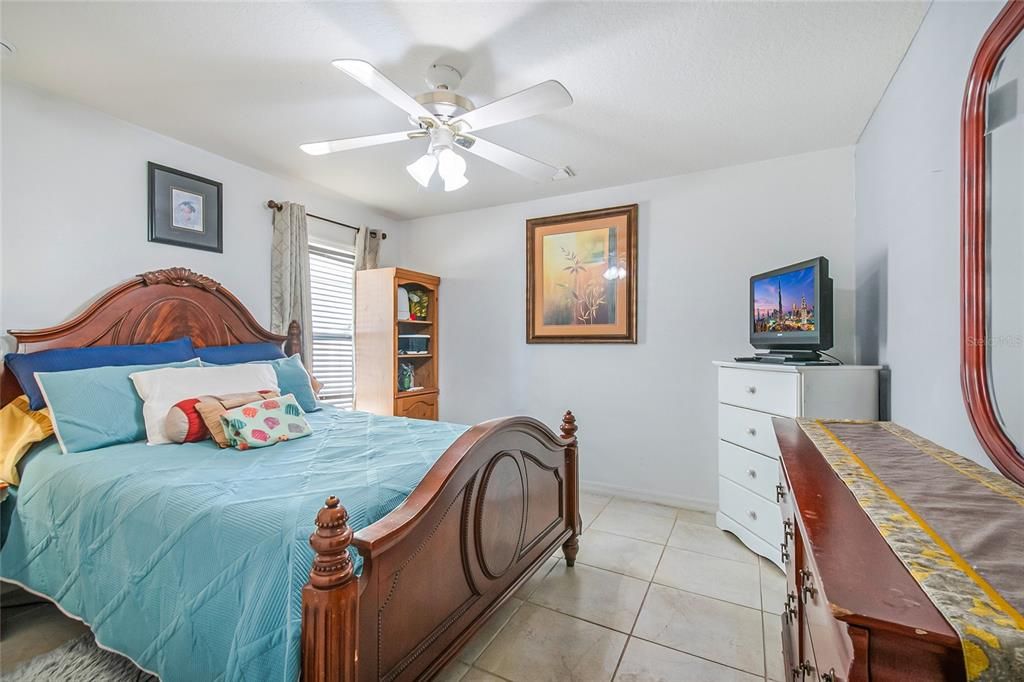 En Venta: $380,000 (3 camas, 2 baños, 1832 Pies cuadrados)