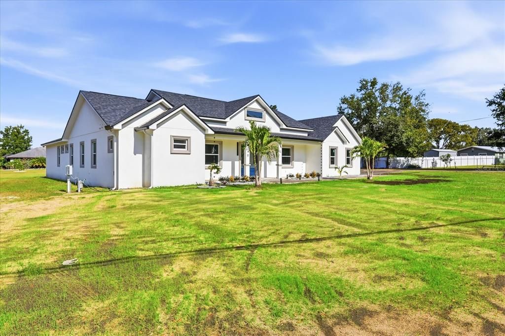 For Sale: $945,000 (6 beds, 6 baths, 3664 Square Feet)