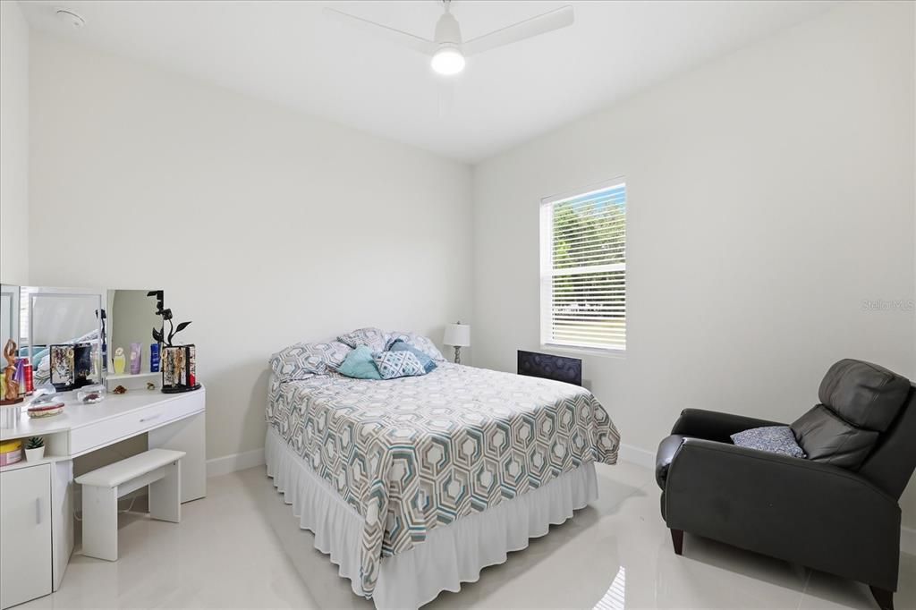 For Sale: $945,000 (6 beds, 6 baths, 3664 Square Feet)