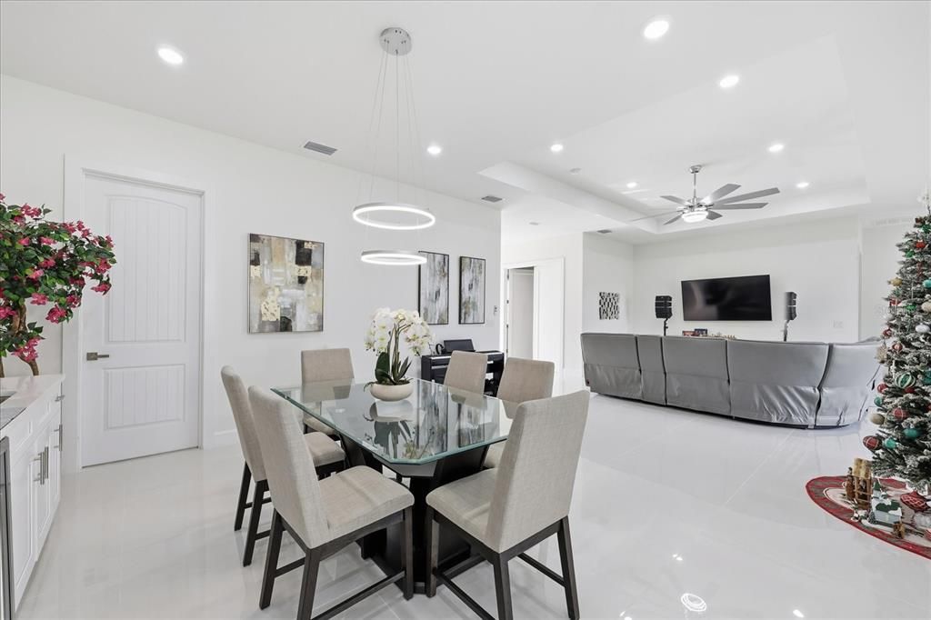 For Sale: $945,000 (6 beds, 6 baths, 3664 Square Feet)