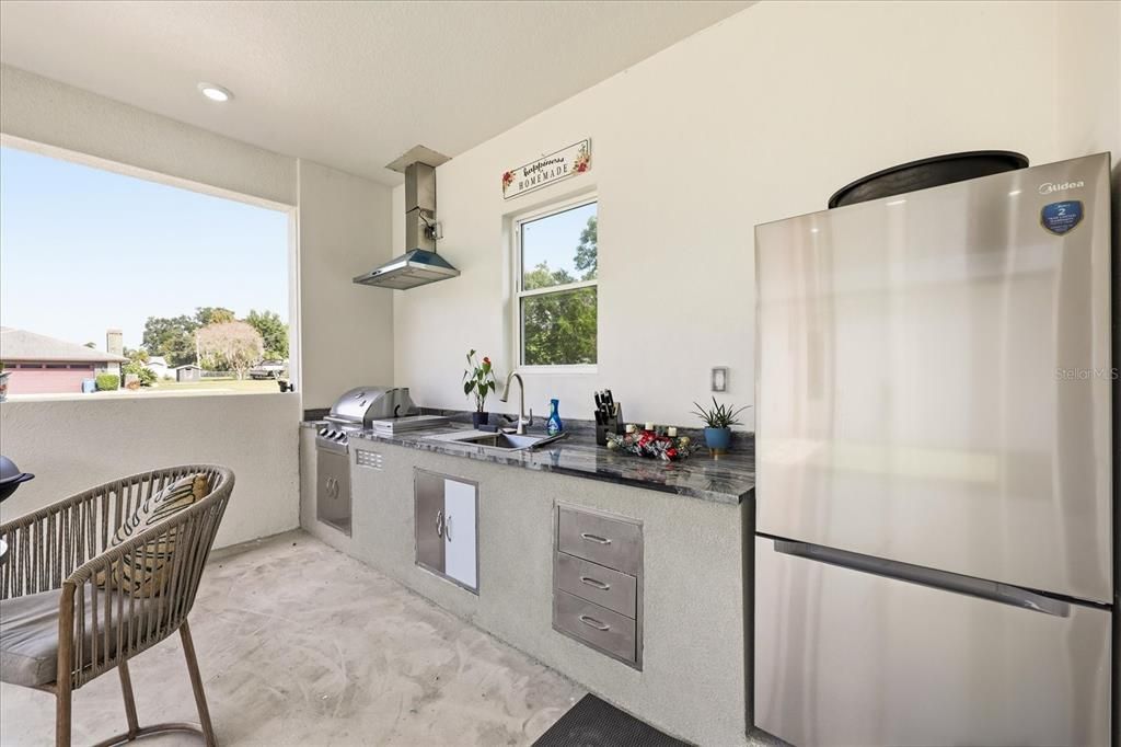 For Sale: $945,000 (6 beds, 6 baths, 3664 Square Feet)