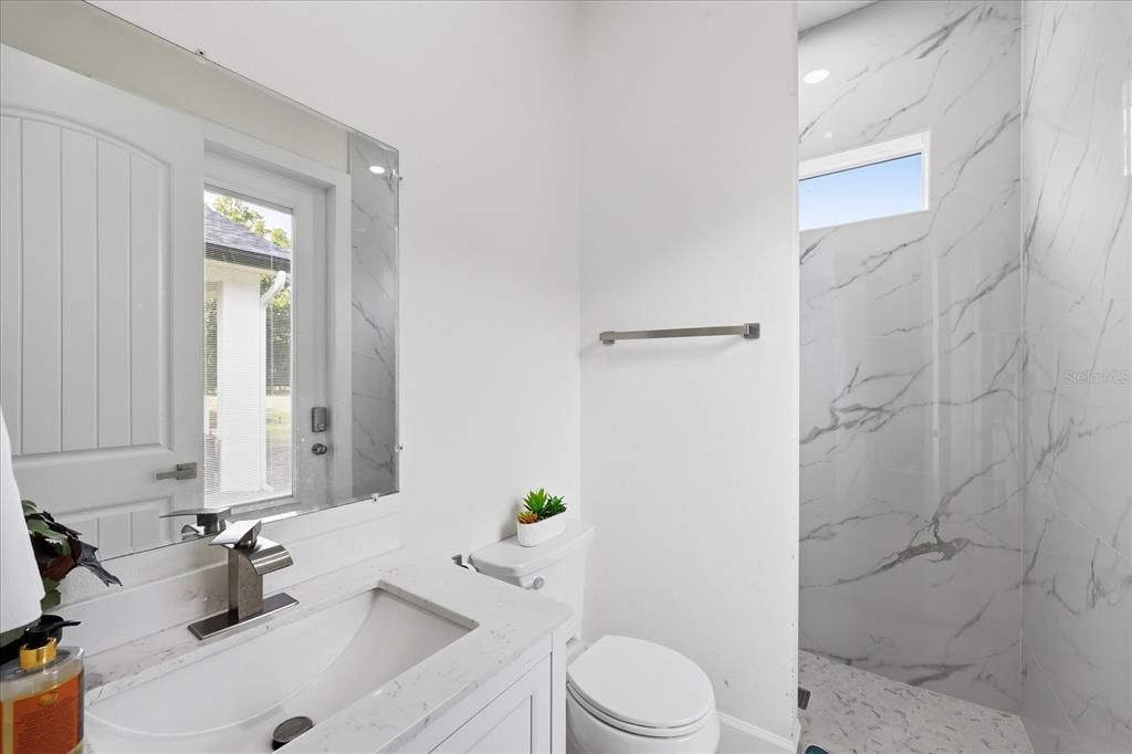 For Sale: $945,000 (6 beds, 6 baths, 3664 Square Feet)