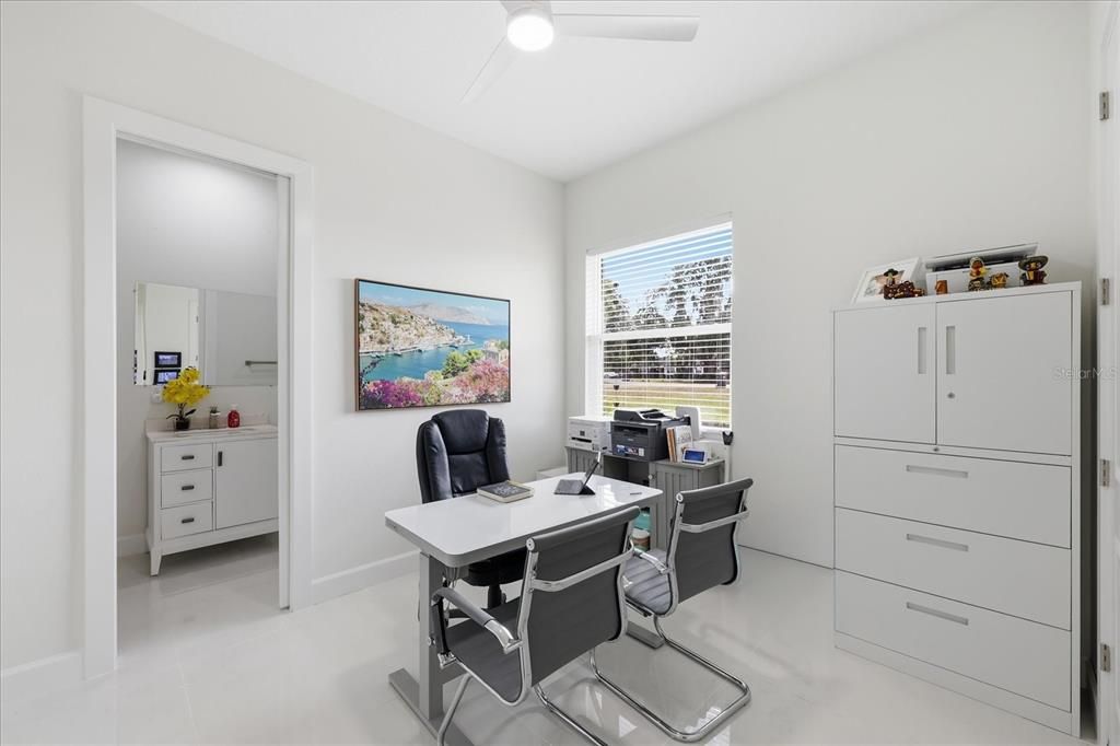 For Sale: $945,000 (6 beds, 6 baths, 3664 Square Feet)