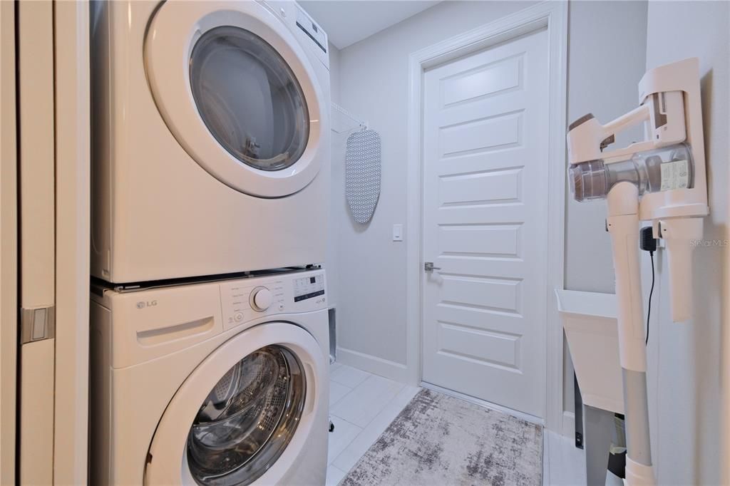 For Sale: $380,000 (3 beds, 2 baths, 1778 Square Feet)