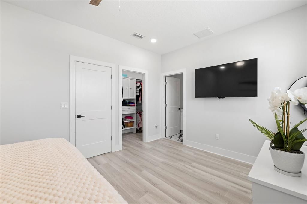 For Sale: $675,000 (4 beds, 3 baths, 2038 Square Feet)