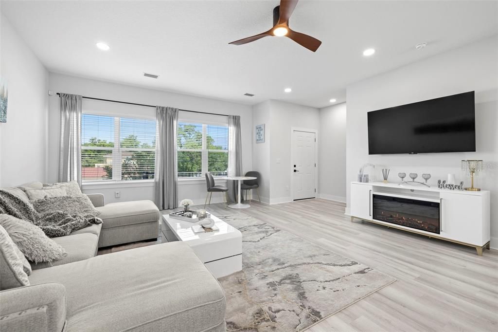 For Sale: $675,000 (4 beds, 3 baths, 2038 Square Feet)