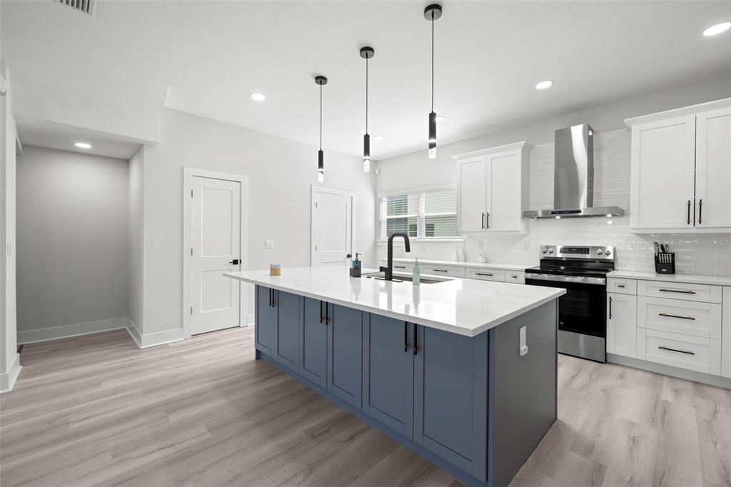 For Sale: $675,000 (4 beds, 3 baths, 2038 Square Feet)