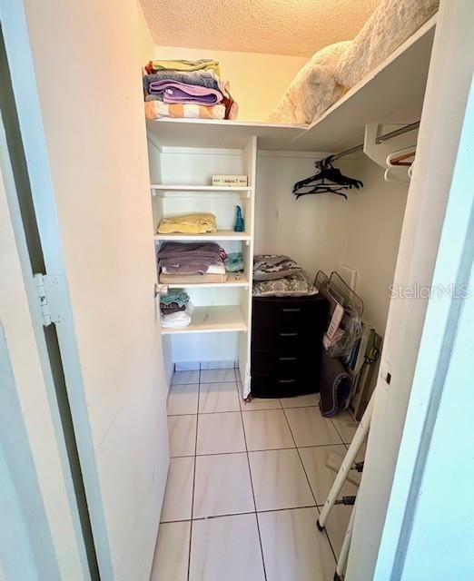 На продажу: $430,000 (2 спален, 1 ванн, 750 Квадратных фут)