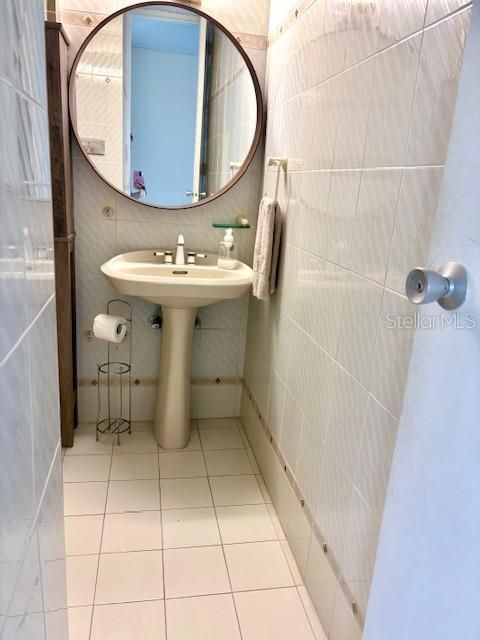 На продажу: $430,000 (2 спален, 1 ванн, 750 Квадратных фут)