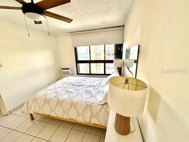 На продажу: $430,000 (2 спален, 1 ванн, 750 Квадратных фут)