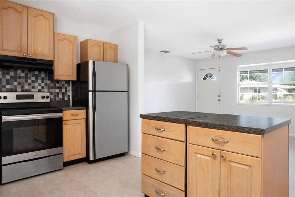 En Renta: $2,250 (3 camas, 2 baños, 960 Pies cuadrados)