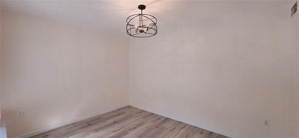 For Sale: $280,000 (3 beds, 2 baths, 1375 Square Feet)