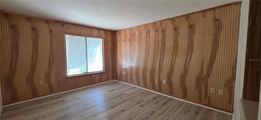 For Sale: $280,000 (3 beds, 2 baths, 1375 Square Feet)