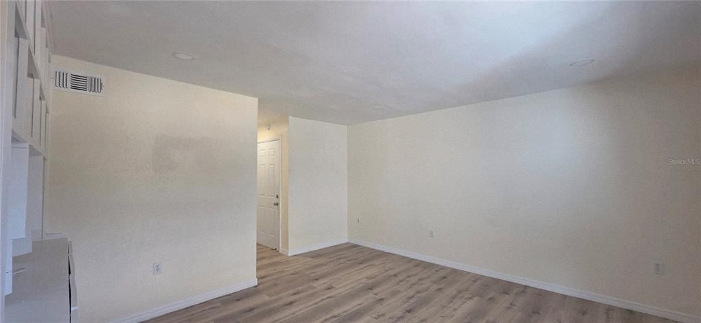 For Sale: $280,000 (3 beds, 2 baths, 1375 Square Feet)