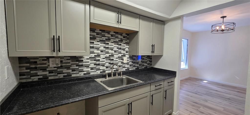 For Sale: $280,000 (3 beds, 2 baths, 1375 Square Feet)