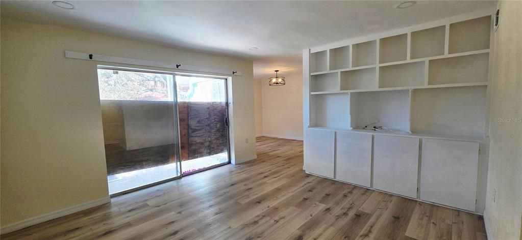 For Sale: $280,000 (3 beds, 2 baths, 1375 Square Feet)