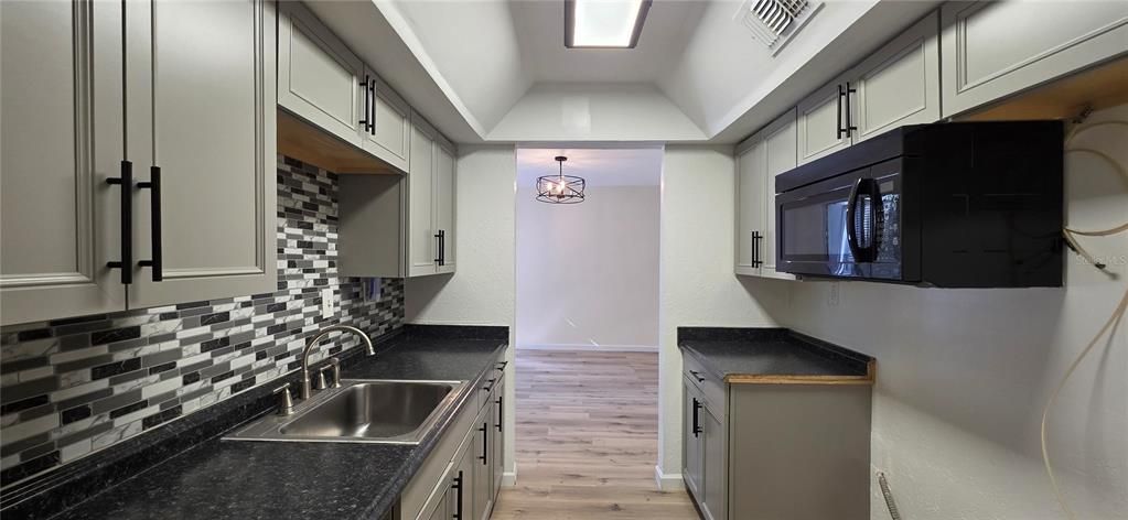 For Sale: $280,000 (3 beds, 2 baths, 1375 Square Feet)