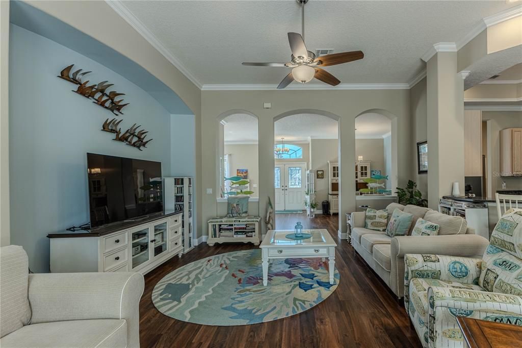 待售: $420,000 (4 贝兹, 3 浴室, 2290 平方英尺)