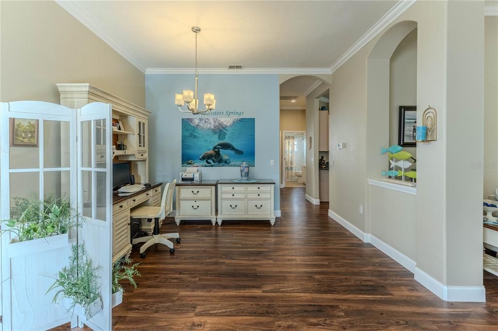 待售: $420,000 (4 贝兹, 3 浴室, 2290 平方英尺)