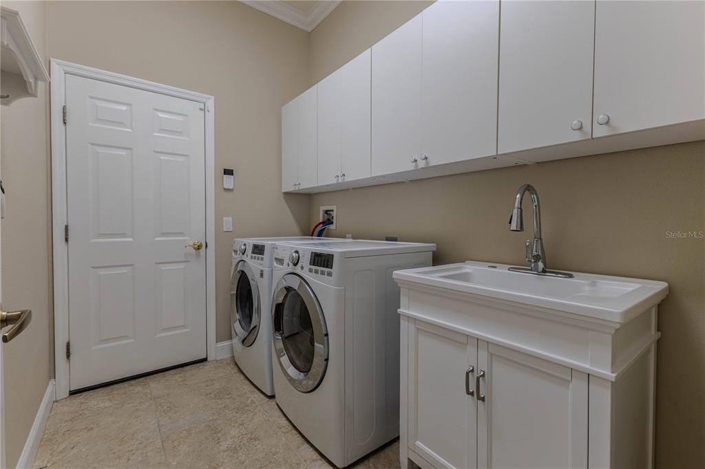 待售: $420,000 (4 贝兹, 3 浴室, 2290 平方英尺)