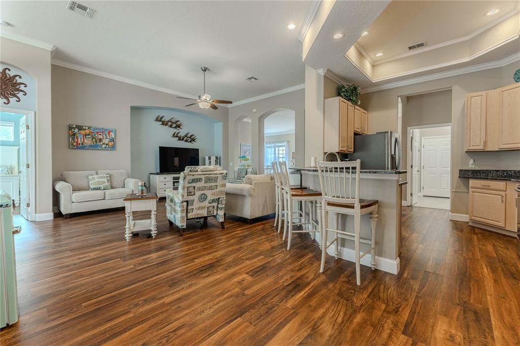 待售: $420,000 (4 贝兹, 3 浴室, 2290 平方英尺)