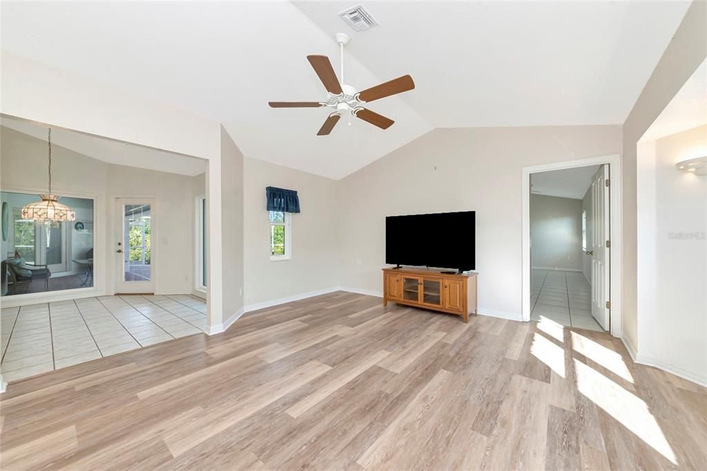 For Sale: $799,900 (4 beds, 3 baths, 3070 Square Feet)