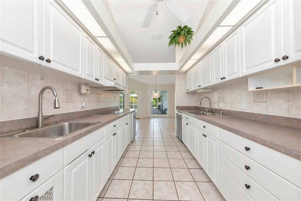 For Sale: $799,900 (4 beds, 3 baths, 3070 Square Feet)