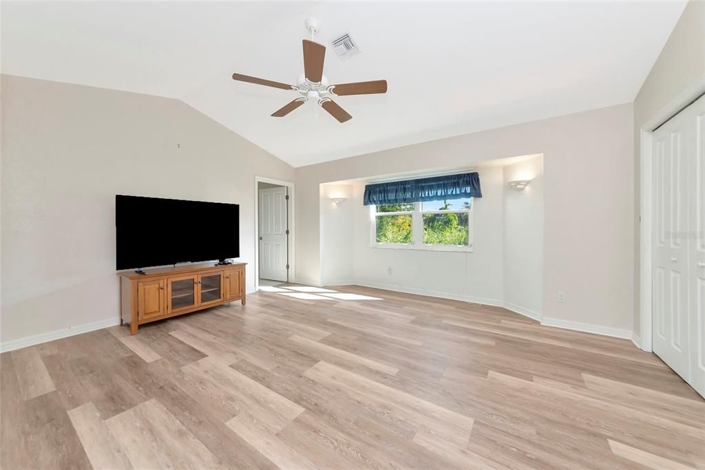 For Sale: $799,900 (4 beds, 3 baths, 3070 Square Feet)