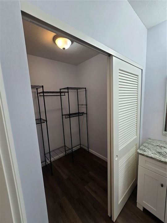 For Rent: $2,500 (3 beds, 2 baths, 2004 Square Feet)