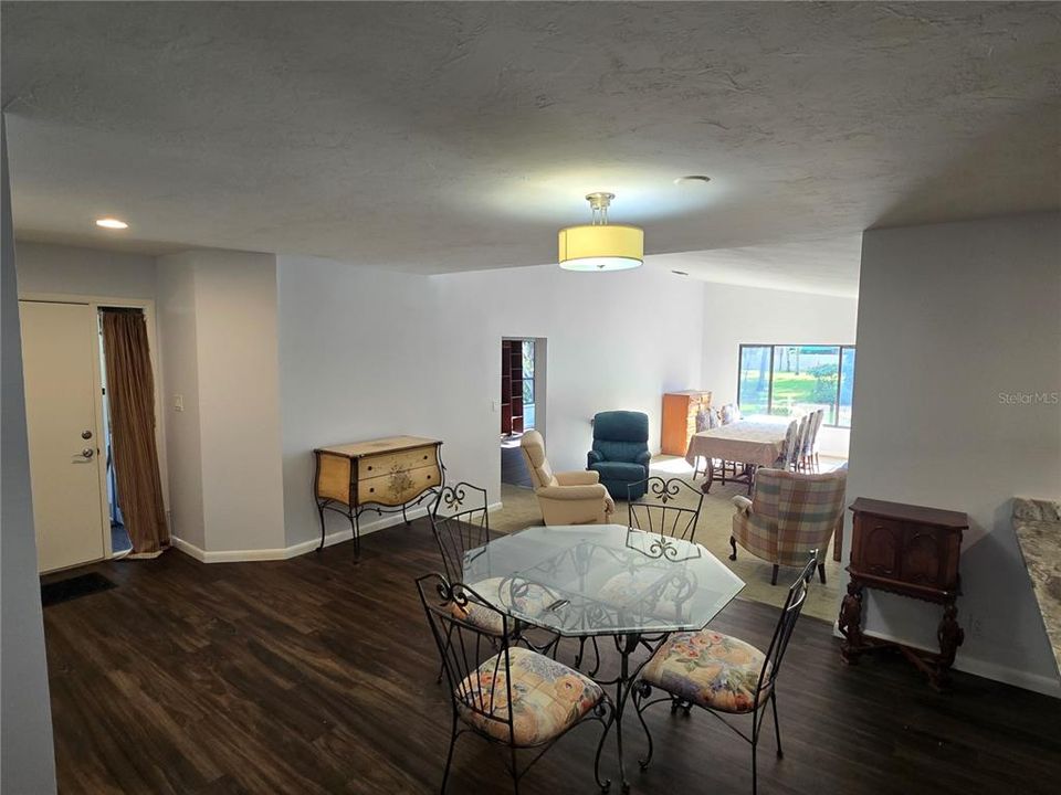 For Rent: $2,500 (3 beds, 2 baths, 2004 Square Feet)